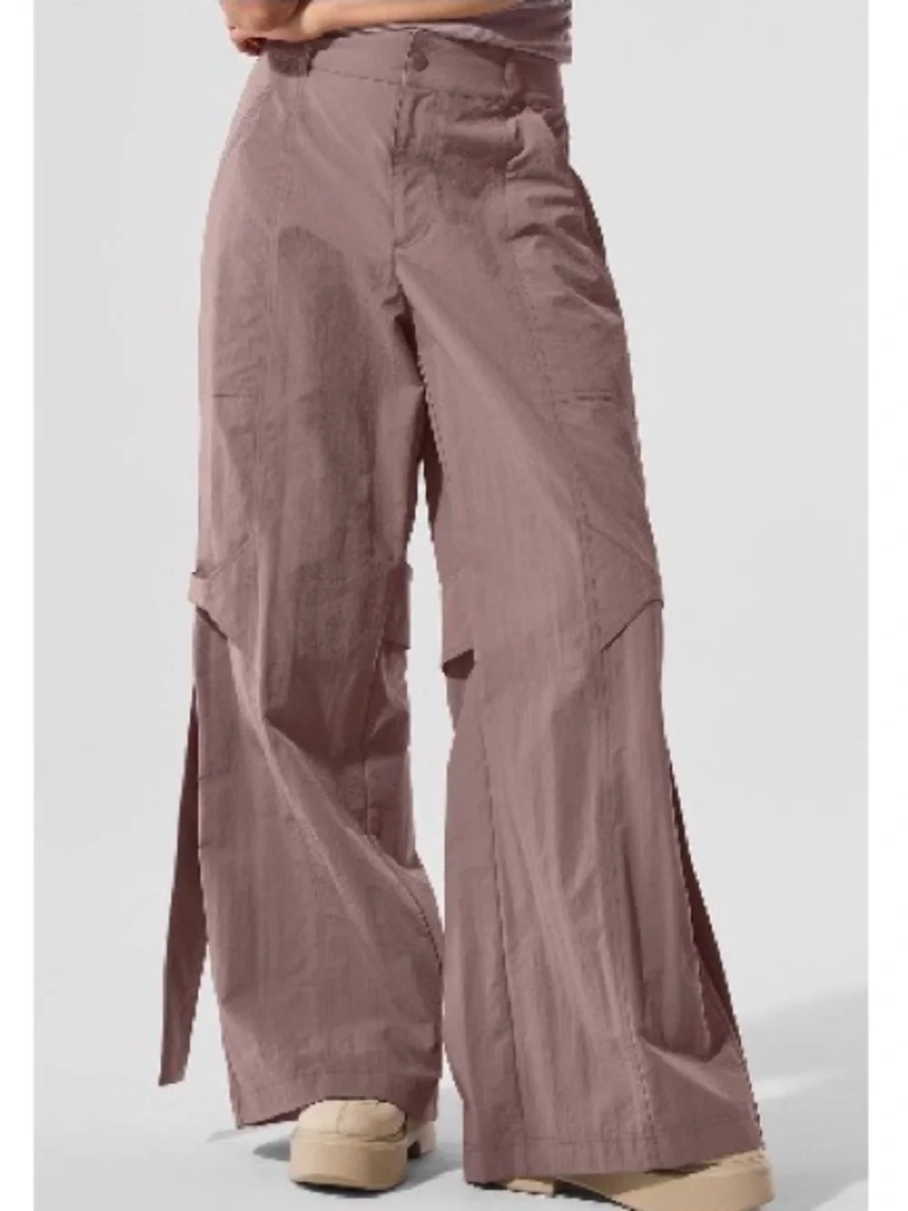 ALO Voyager Mushroom Wide Leg Split-Hem Cargo Pants, XS, never worn